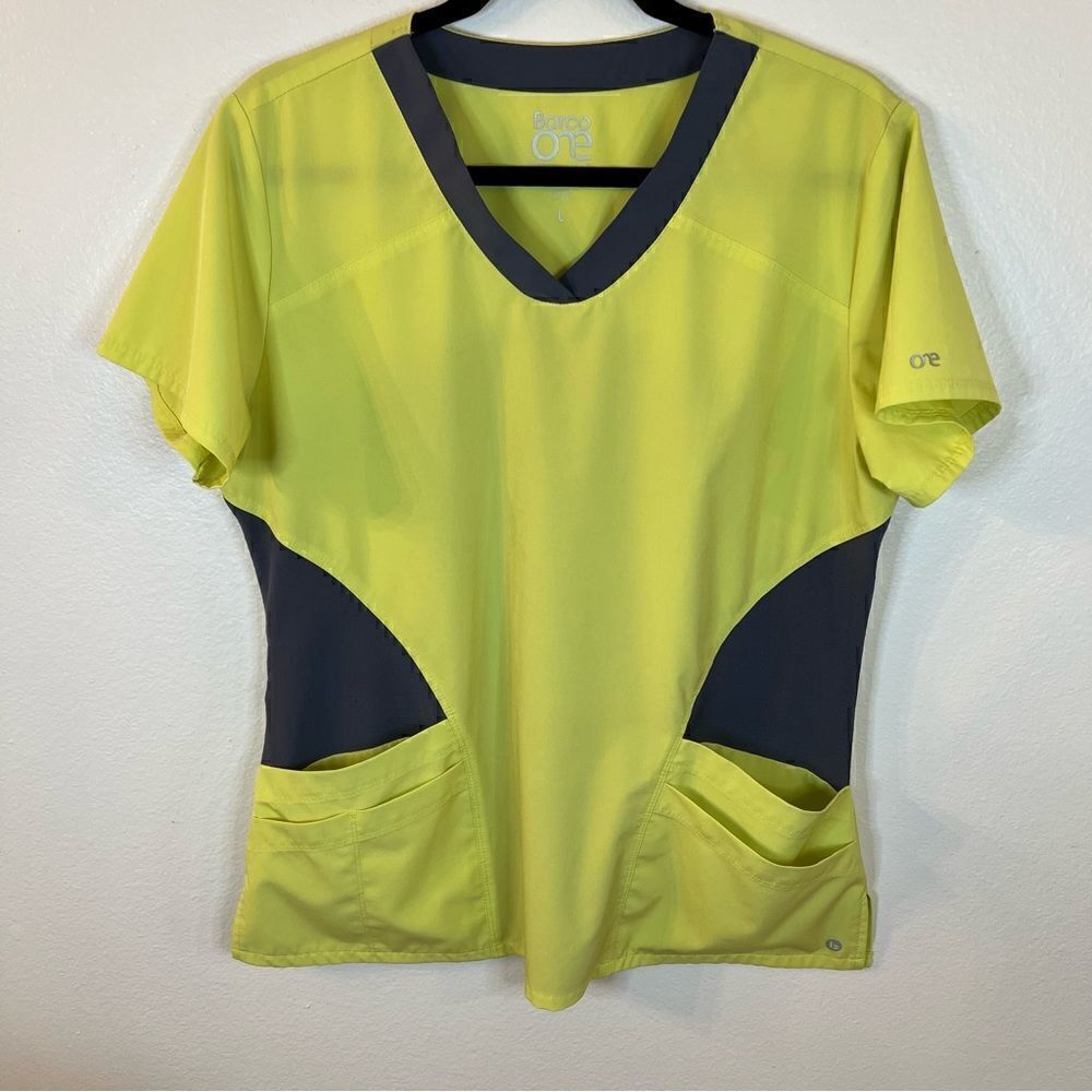 Barco One scrub top green size Large Short Sleeve V-neck Medical Dental PT OT